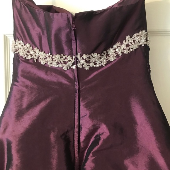 Formal dress - Picture 4 of 7